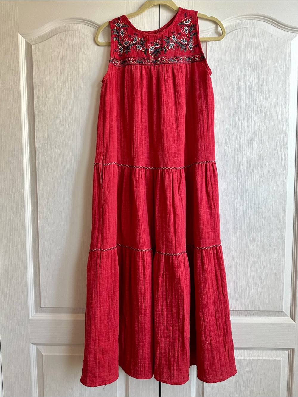 Max Studio | EUC - Embroidered Maxi Dress - Size XS - Red Posie
